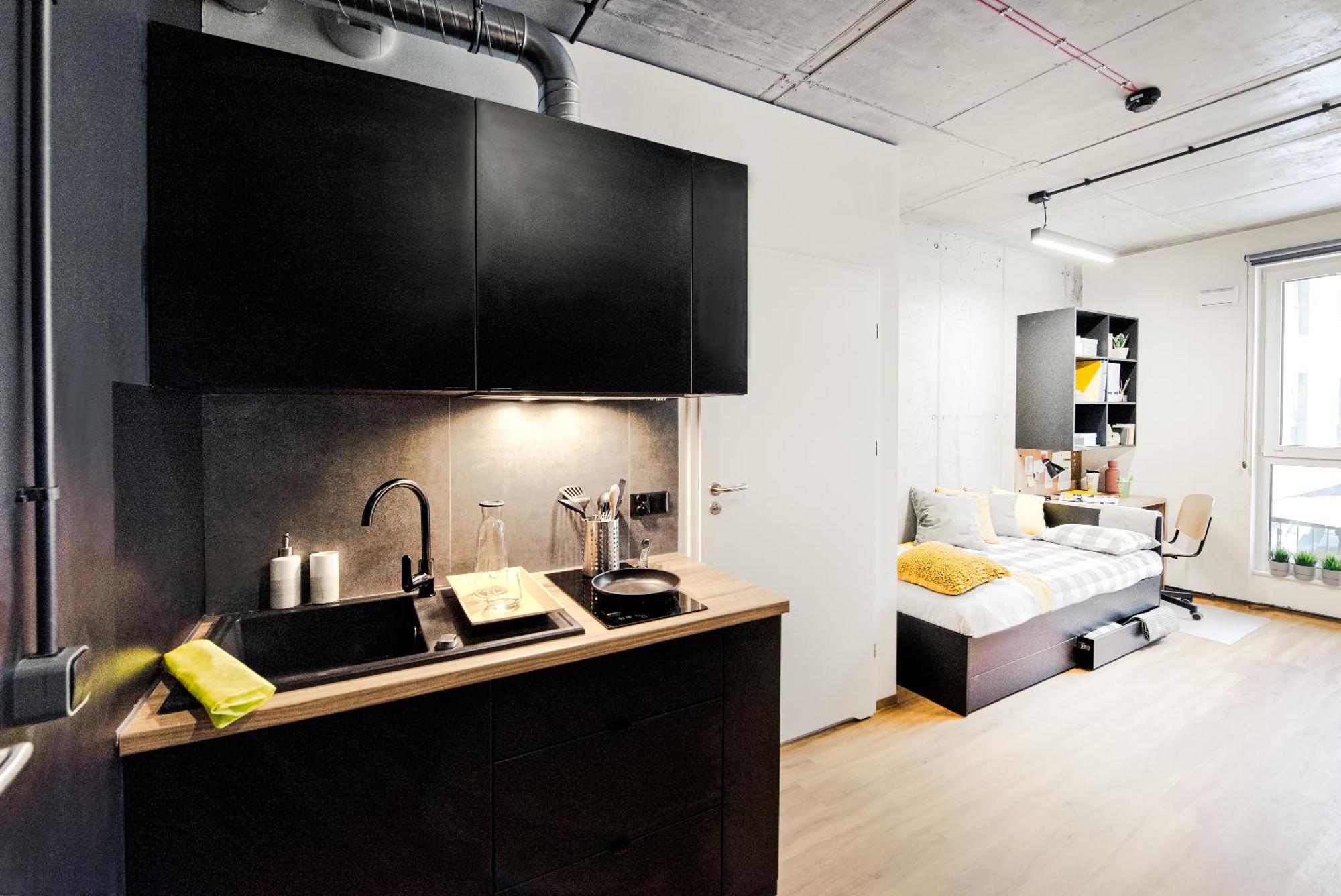 Shed Living Krakow Aparthotel Exteriör bild