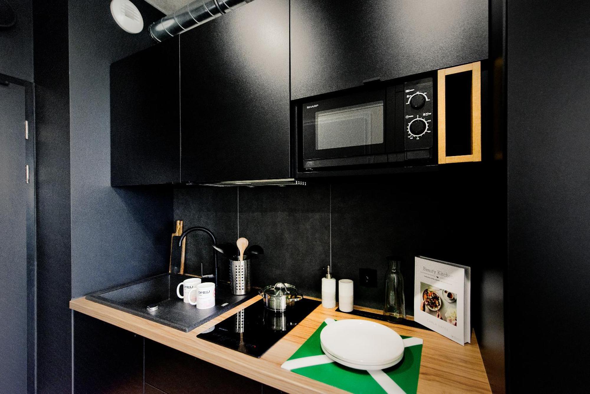 Shed Living Krakow Aparthotel Exteriör bild