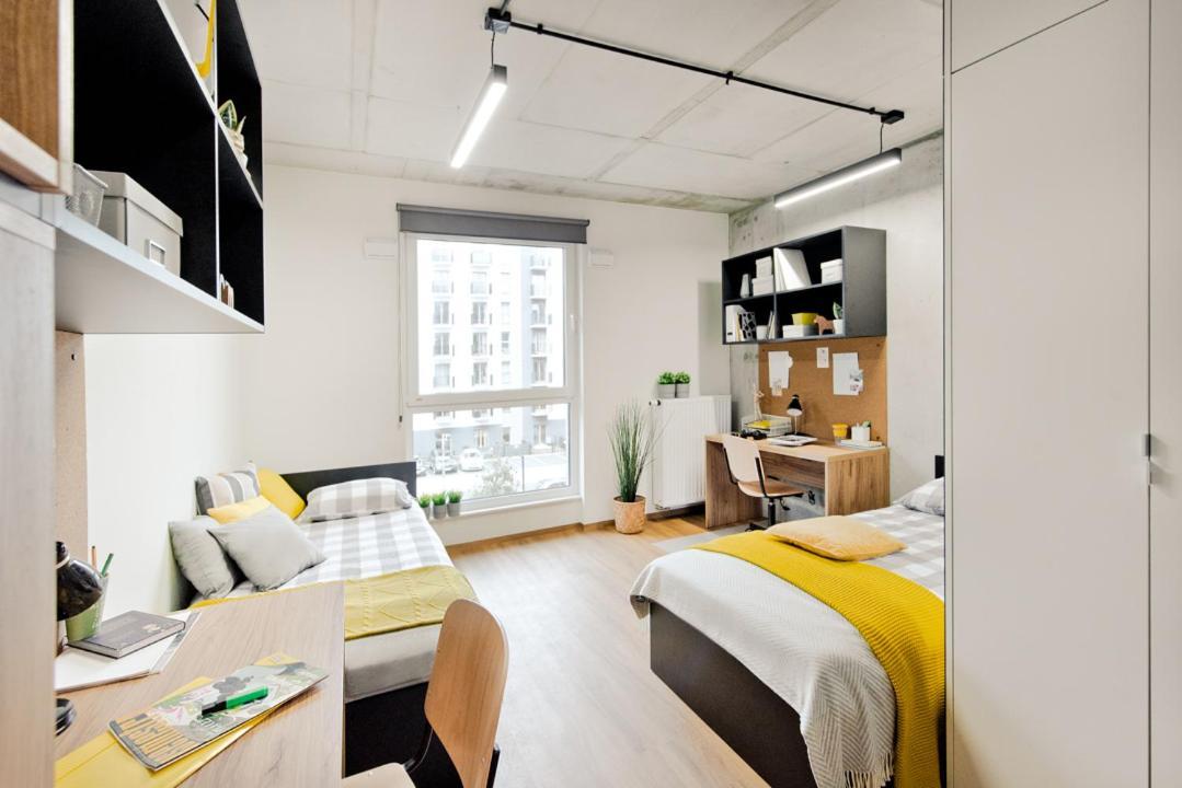 Shed Living Krakow Aparthotel Exteriör bild