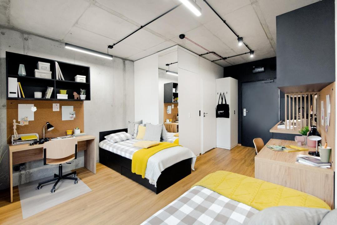 Shed Living Krakow Aparthotel Exteriör bild