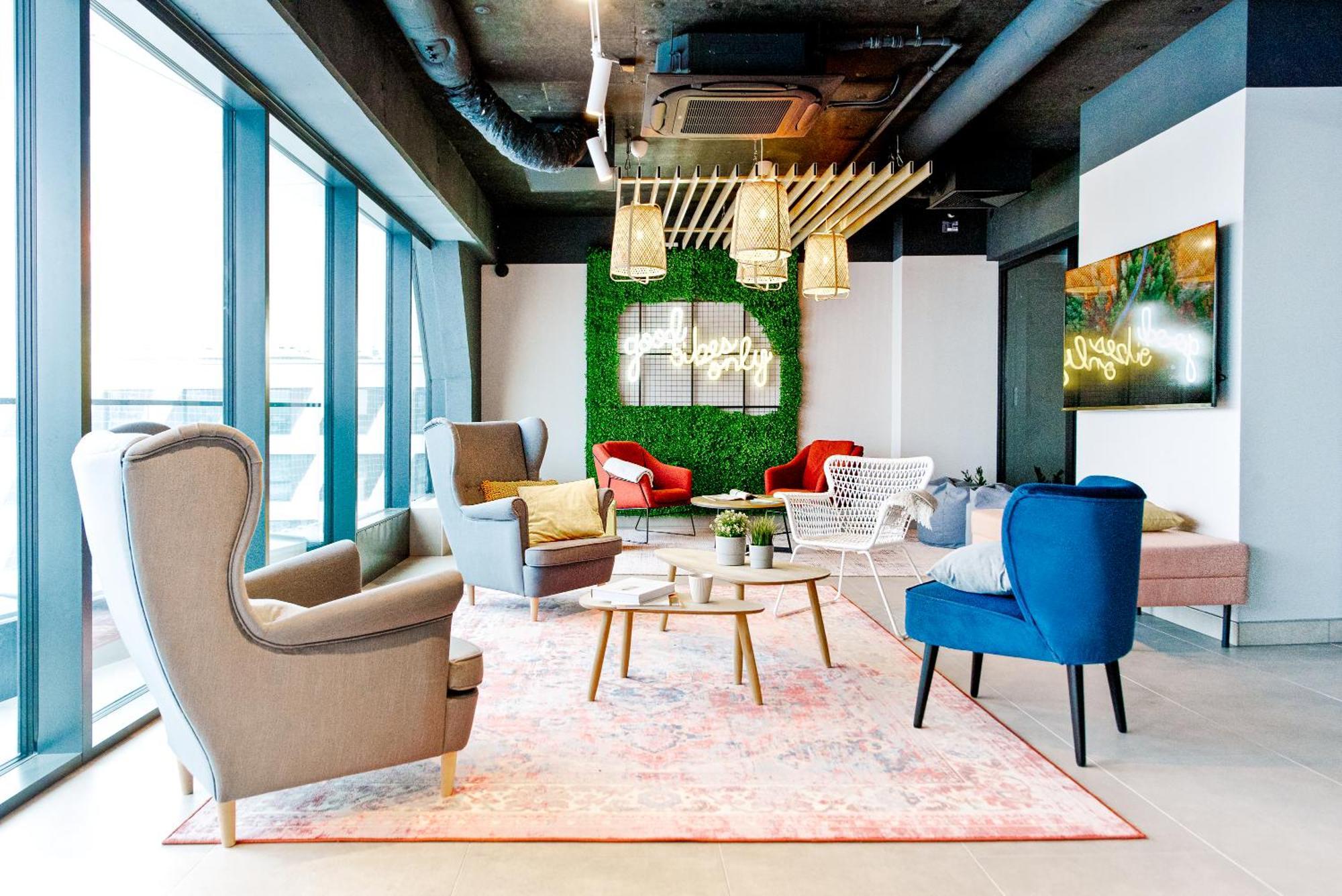 Shed Living Krakow Aparthotel Exteriör bild