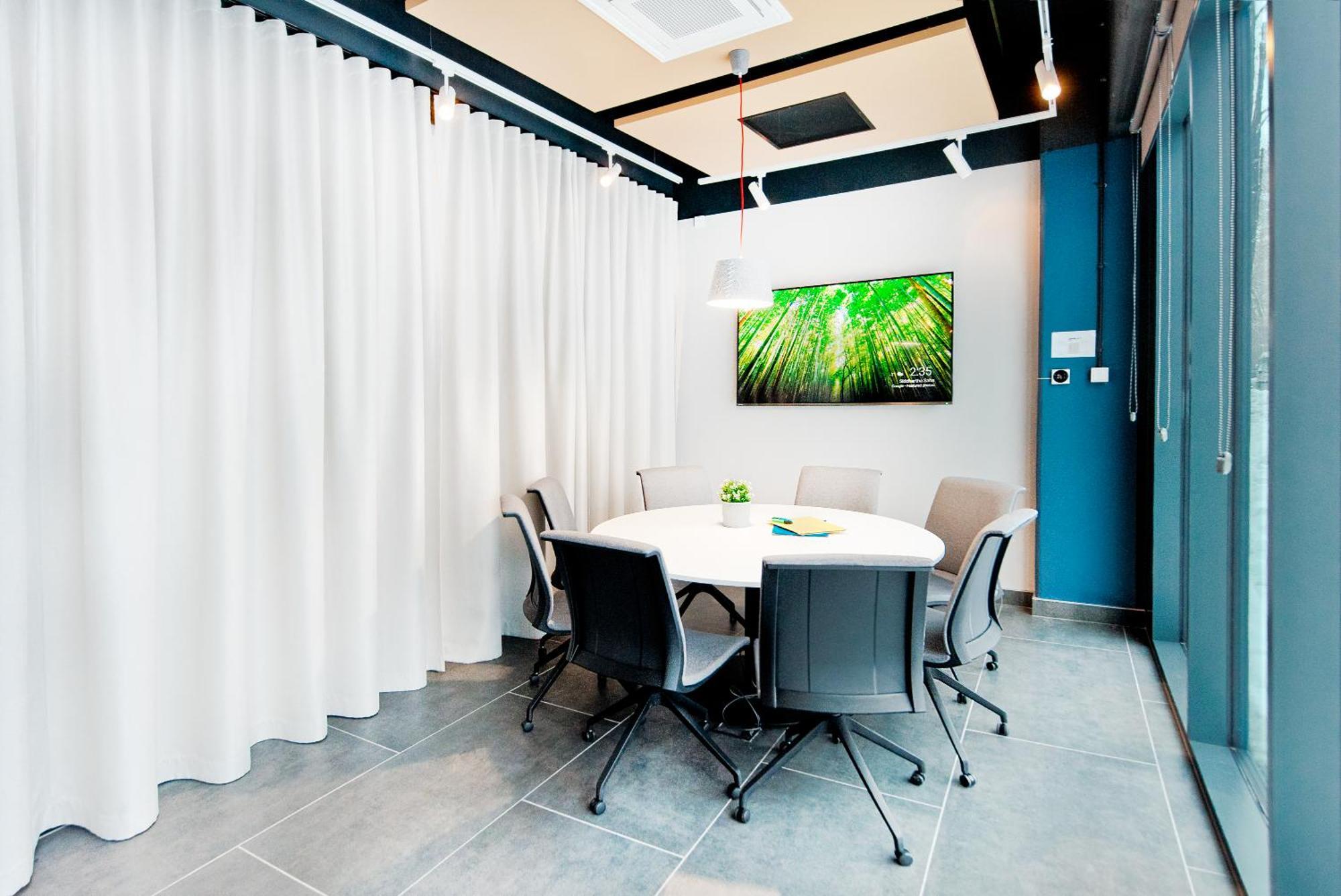 Shed Living Krakow Aparthotel Exteriör bild