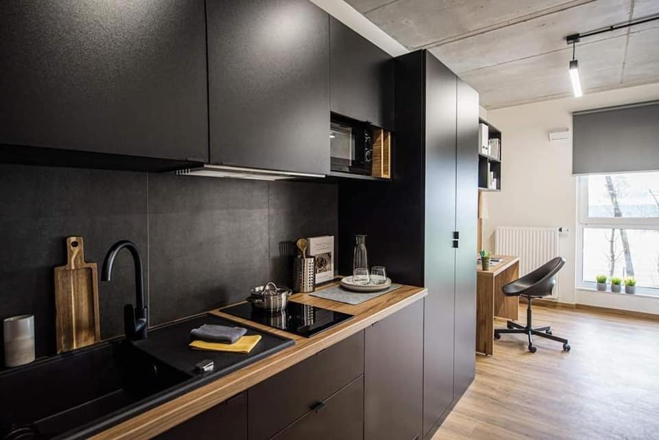 Shed Living Krakow Aparthotel Exteriör bild